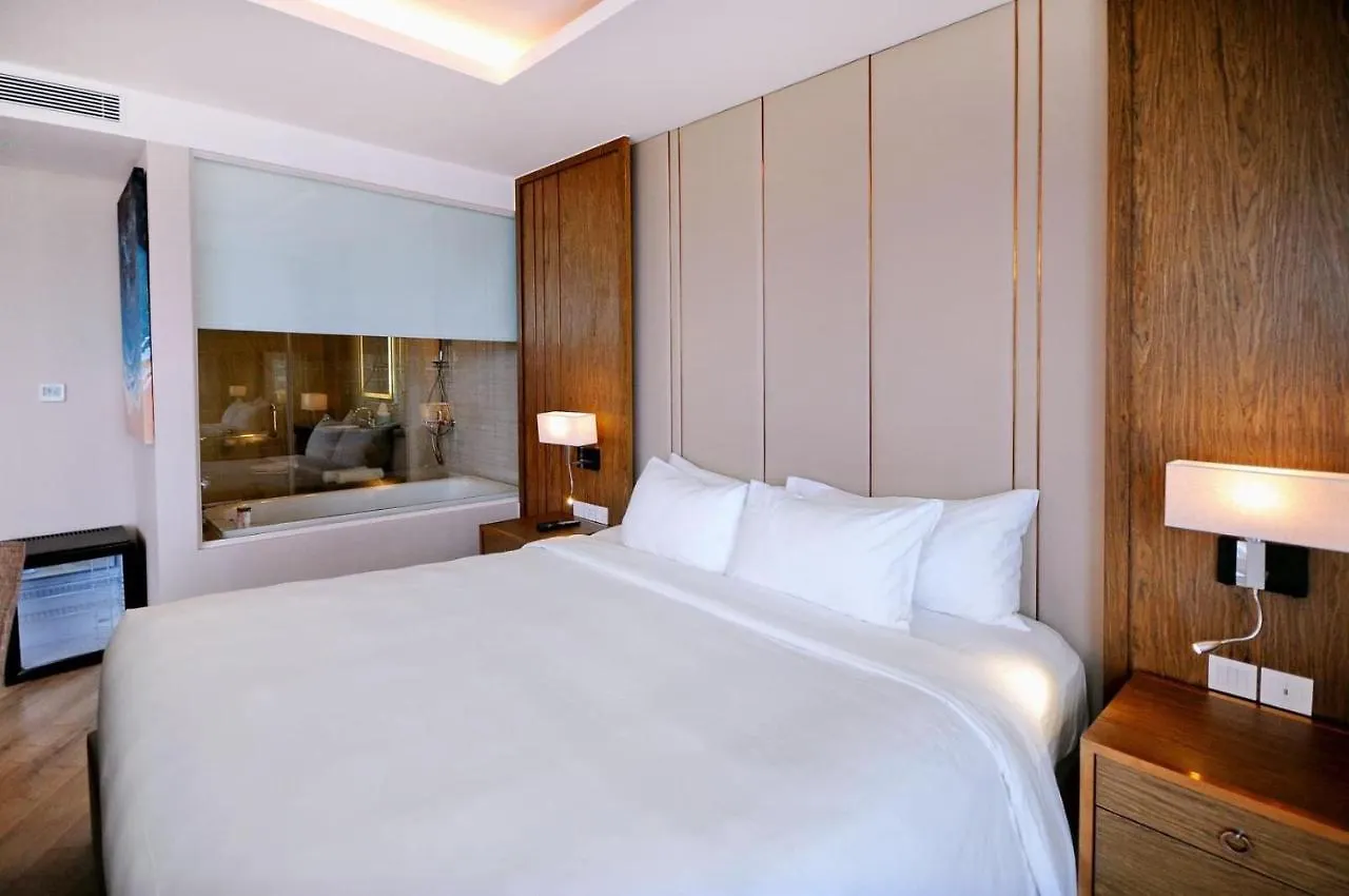 Panorama Central Nha Trang- Vietnam'S Highest Infinitive Rooftop Pool 5*,  Vietnám